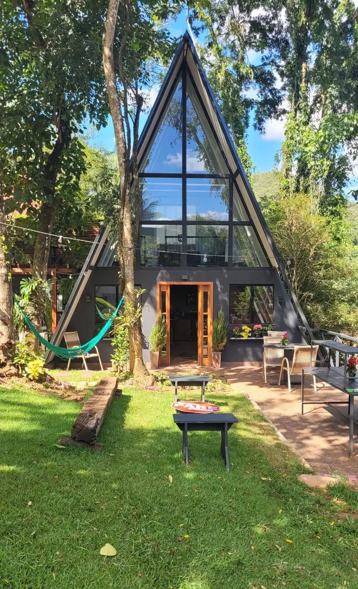 Cabana construída com deck e área externa